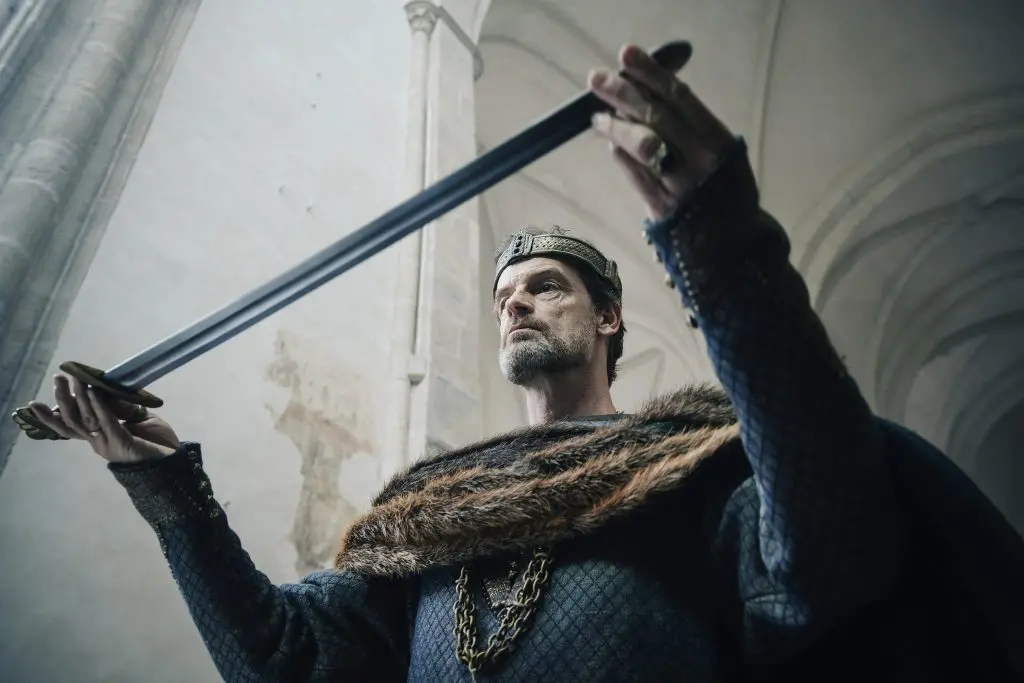 Traición, dragones y pasión prohibida: la Guerra de los Reinos conquista Universal+ Traición, dragones y pasión prohibida: la Guerra de los Reinos conquista Universal+