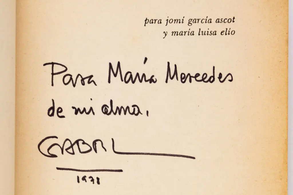 La pieza principal: una primera edición de cien años de soledad que perteneció a la biblioteca de maría mercedes carranza (lote 155)”