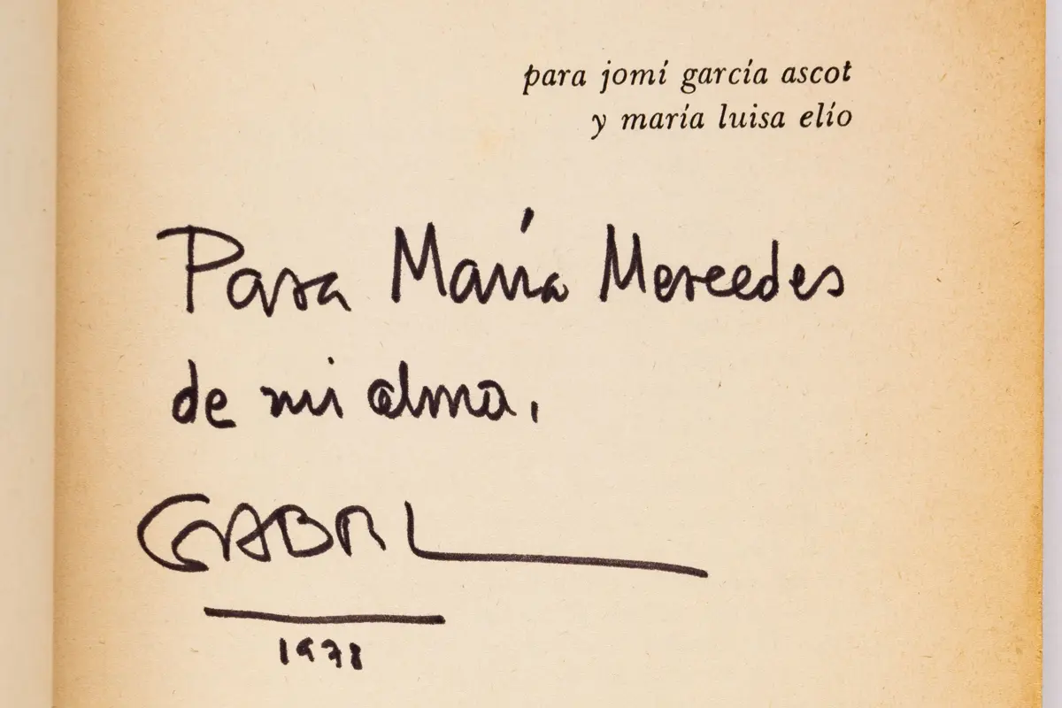 La pieza principal: una primera edición de Cien años de soledad que perteneció a la biblioteca de María Mercedes Carranza (lote 155)”