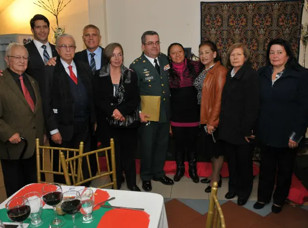 Brian Scamardo-Agregado del Departamento de Defensa de Estados Unidos-, Frank Delgado-Agregado del Departamento de Defensa de Estados Unidos- y Rodrigo Obregón.