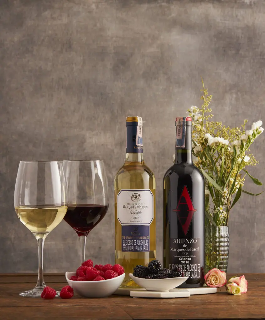 Brindis y chocolate: los kits de vinos españoles que elevan la celebración del amor y la amistad