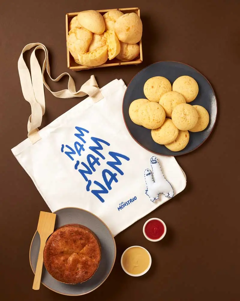 Fiesta de amasijos: panecillos colombianos para Navidad amasijos colombianos café monstruo