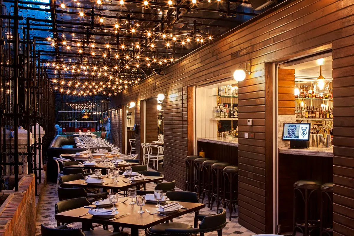 Salmón envuelto en prosciutto