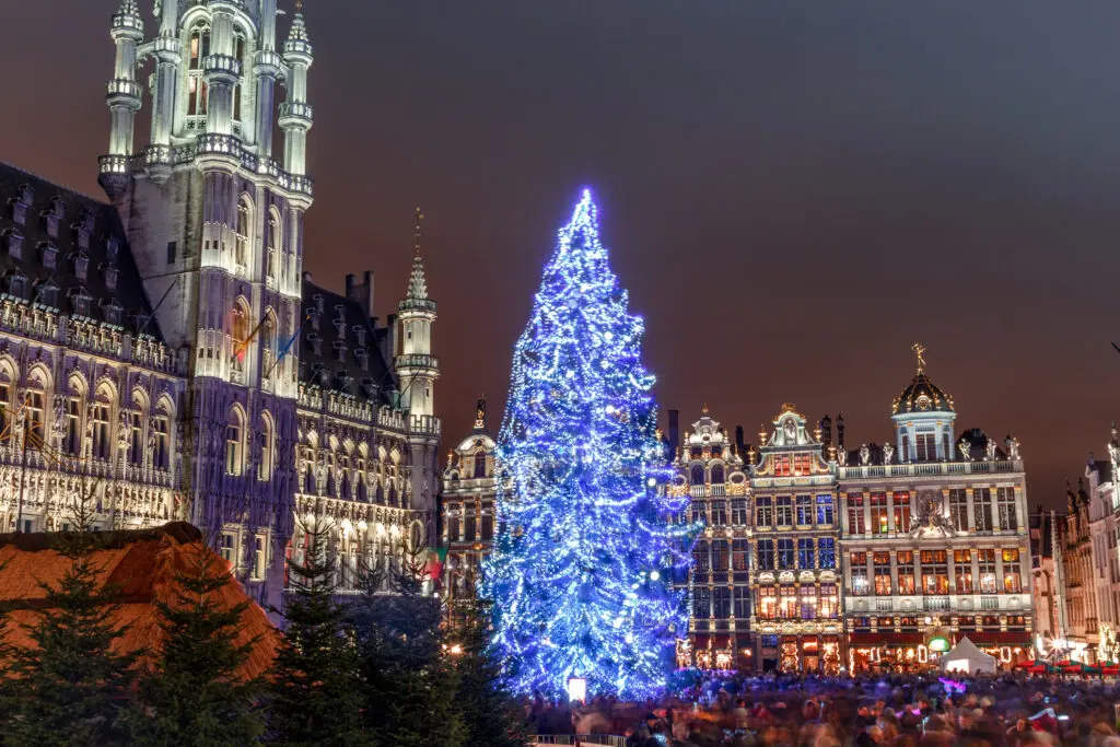 Los mejores mercados navideños de europa: un festín de luces, tradiciones y sabores Mercado navideño en bruselas