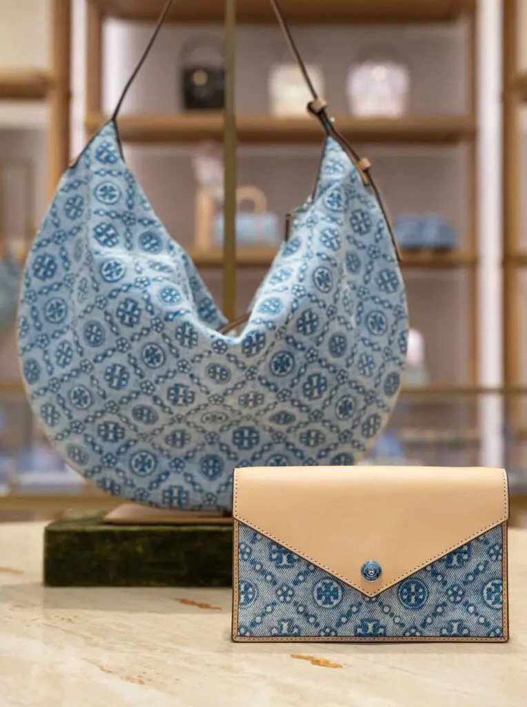 Tory Burch primavera/verano 2025: el poder del movimiento y la elegancia del deporte, ya disponible en Bogotá