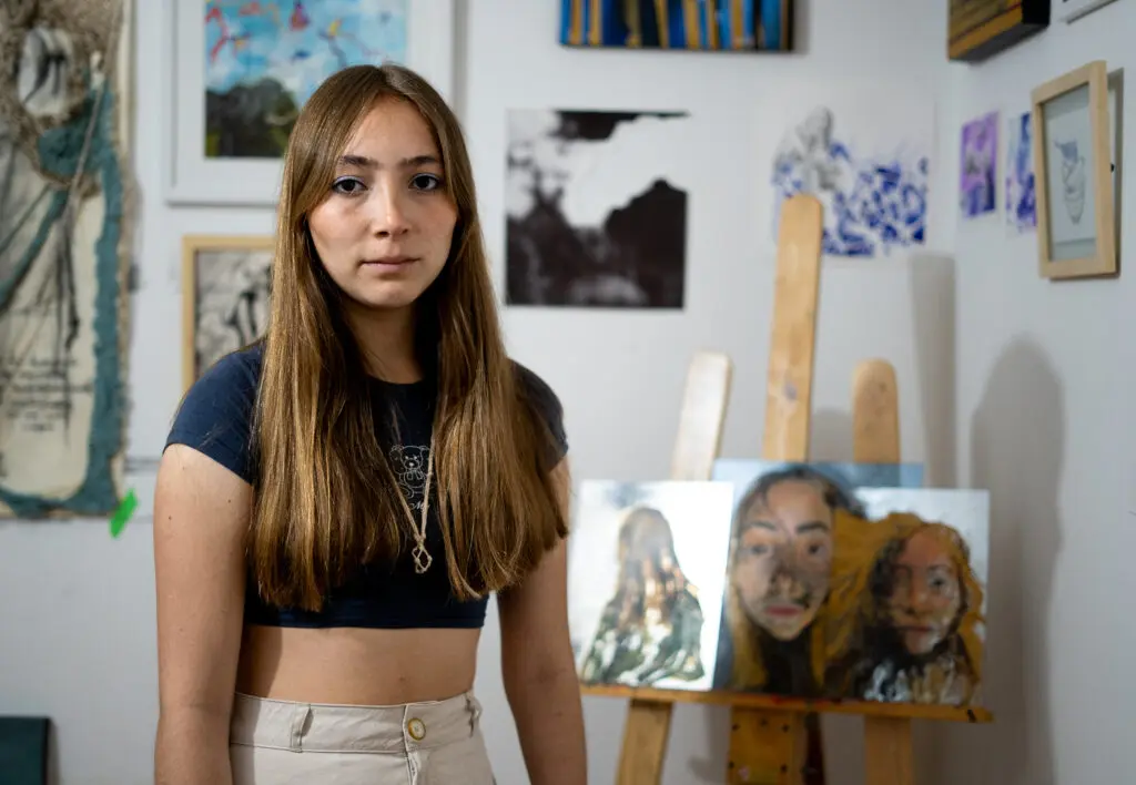 Retratos de jóvenes artistas que desafían la era digital