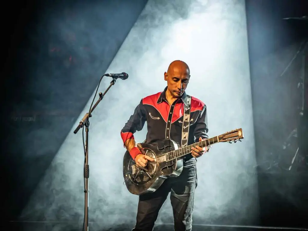 La banda tributo brothers in band llega a bogotá con lo mejor de dire straits