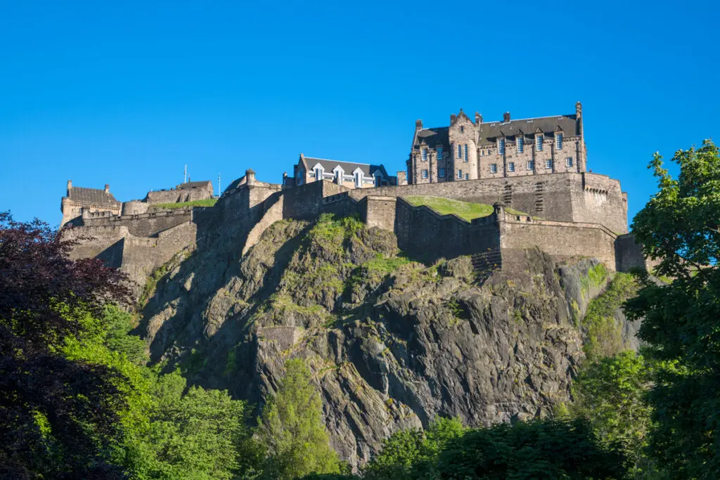 Cinco destinos para visitar en escocia e inglaterra Fort william escocia