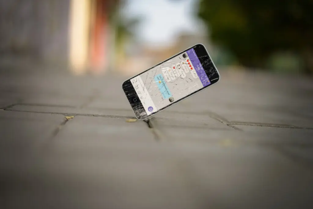 Woden: la empresa que repara su celular sin que tenga que salir de casa Celular_portada