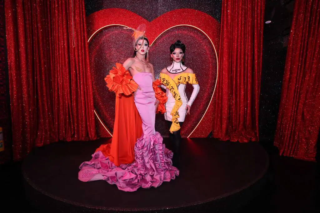 Chiquita: así es el bar gay de medellín que abrió en un antiguo teatro de bogotá Chiquita bar gay bogotá