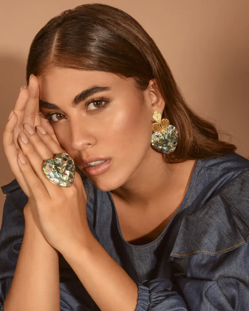 La joyería artesanal y tropical de la caleña ana carolina valencia Joyas