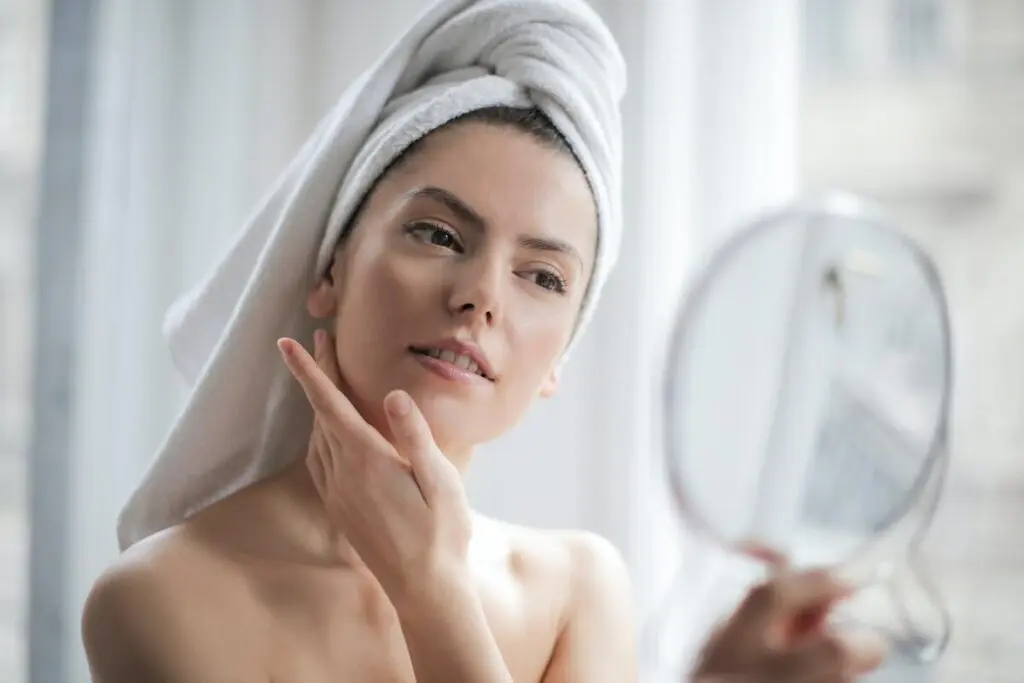 ¿cómo cuidar su piel y estar a la moda en maquillaje para mitad de año? Cuidado de la piel