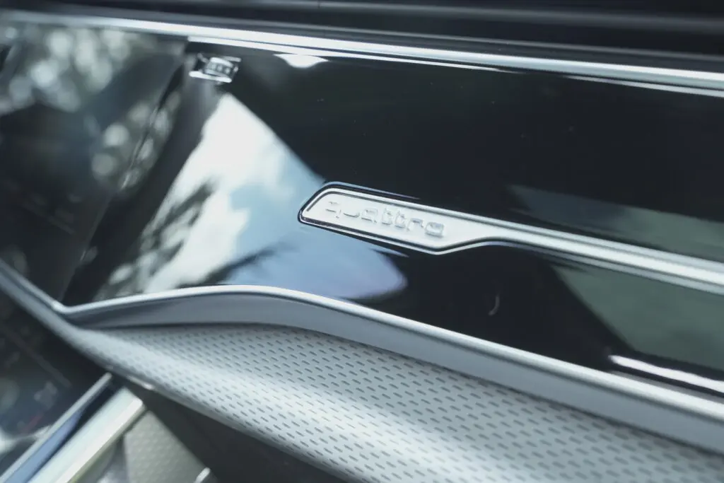 Relanzamiento del Audi Q7 S line híbrido: tecnología y elegancia redefinidas