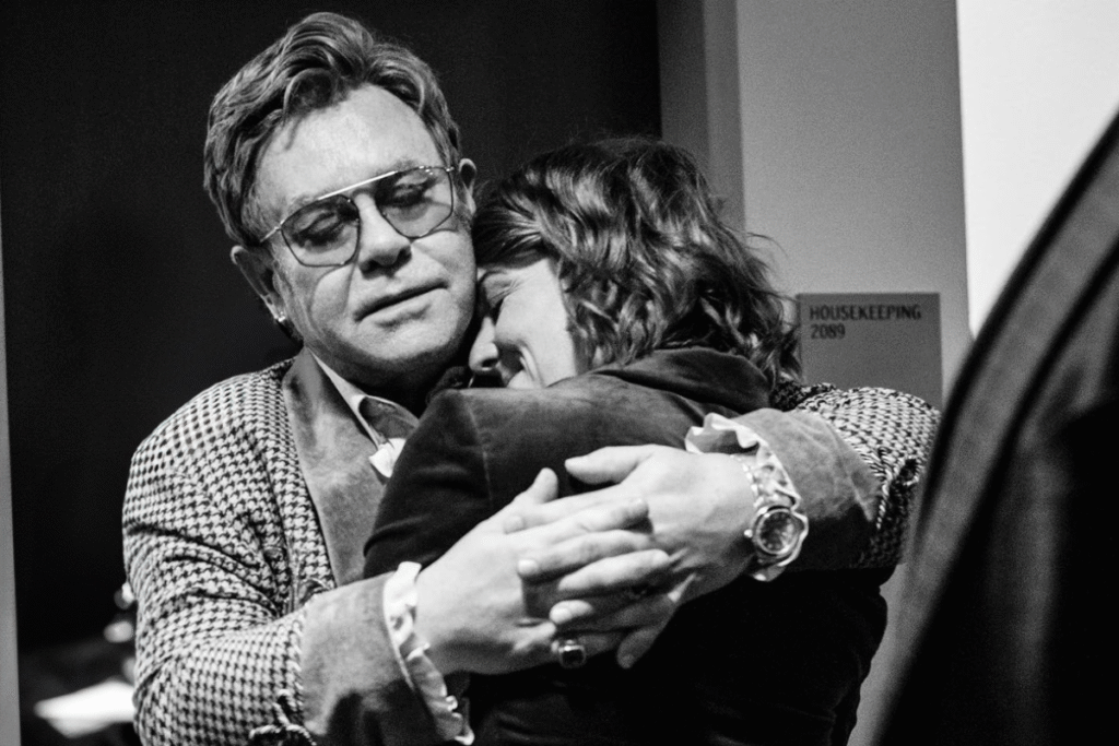 Never too late de elton john y brandy carlile