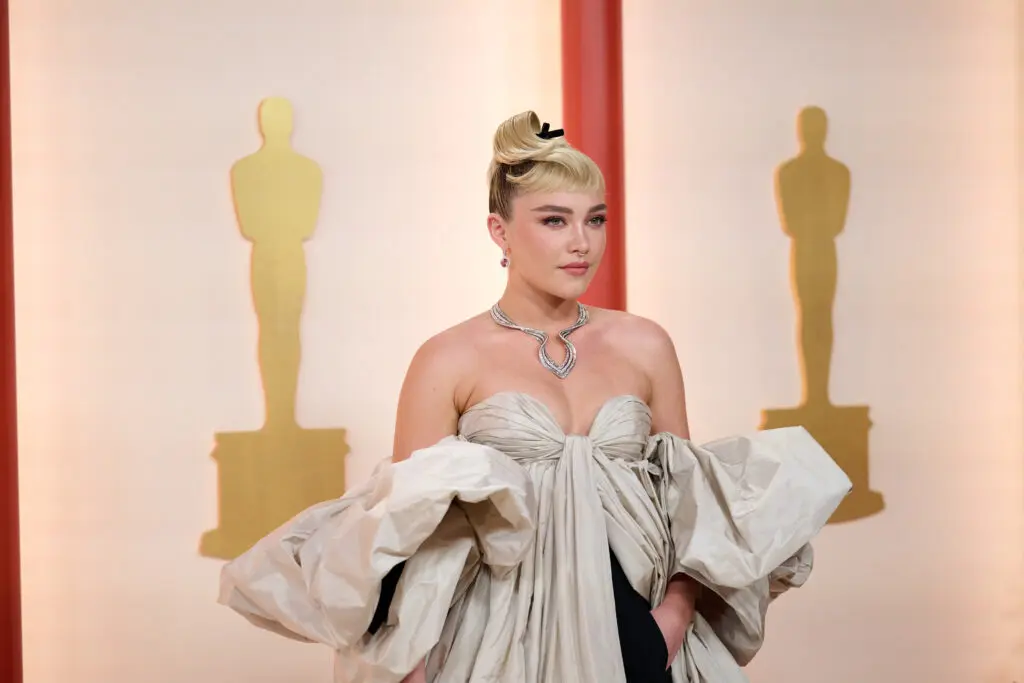 Las tendencias de moda de la alfombra roja de los premios óscar 2023 Florence pugh