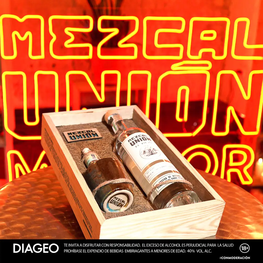 Una noche en Chapinero tomando mezcal: la bebida que ‘nació de un rayo’ 