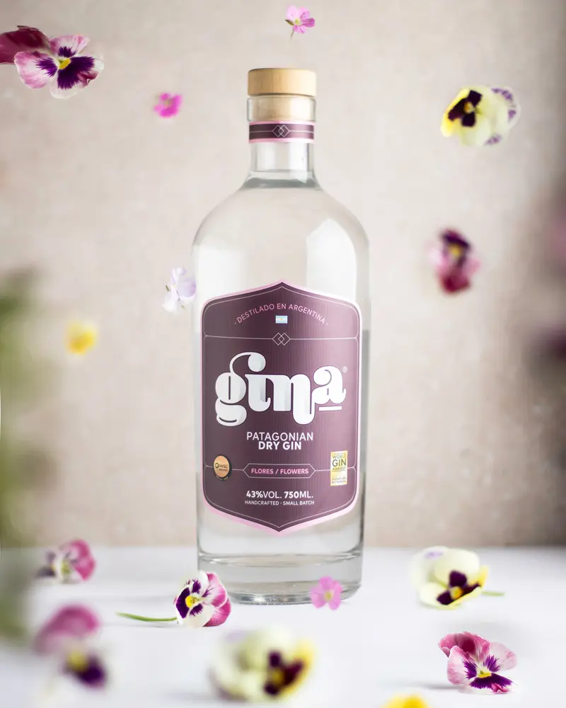 Ginebra de flores, brandy de uchuva y licor de maíz: el momento de los destilados locales gina dry