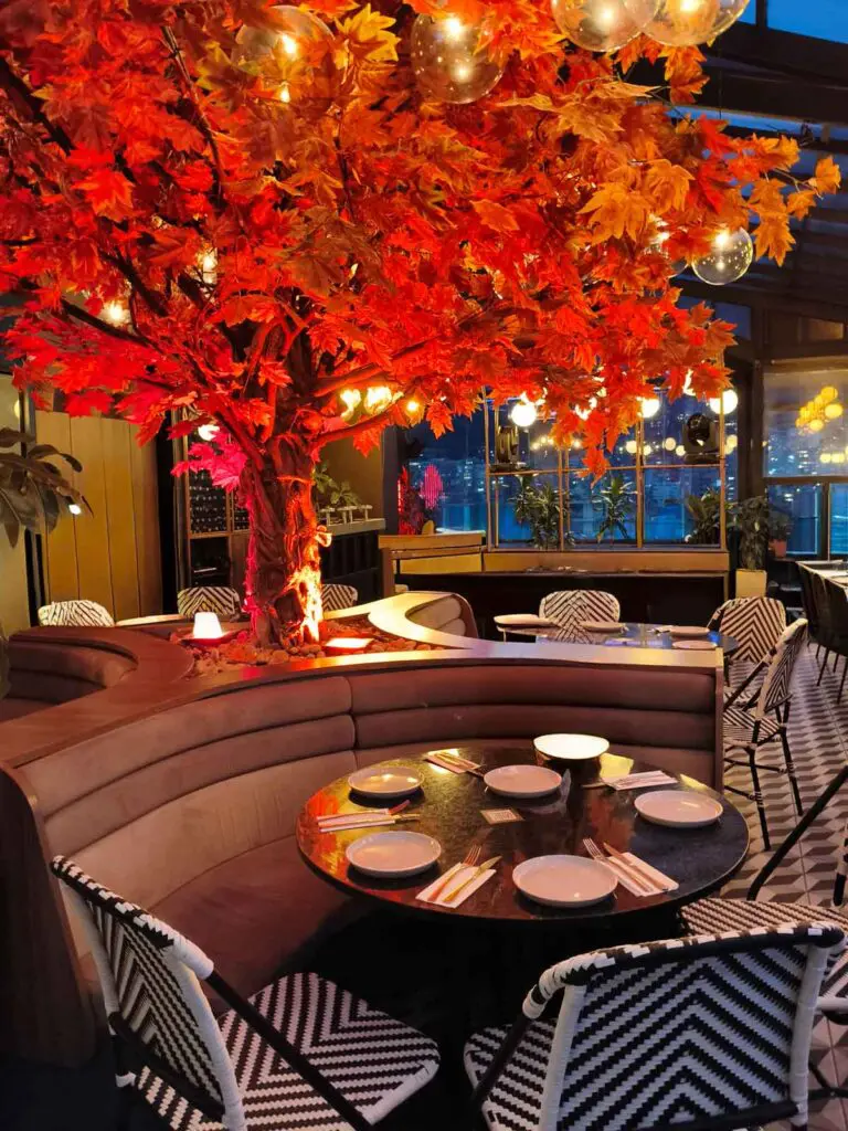 Redescubrir Bogotá de noche: luces, alturas y retratos con una nueva mirada tecnológica Redescubrir Bogotá de noche: luces, alturas y retratos con una nueva mirada tecnológica