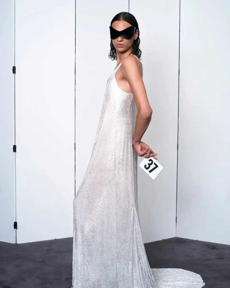 Inti wang, la vikinga colombiana y su historia no binaria que inspira a balenciaga Inti wang modelo