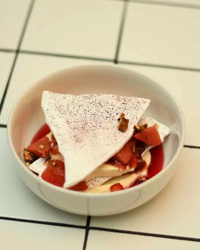 Experiencias gastronómicas: de una taberna oriental a un jardín bogotano jardín tragos y pasteles