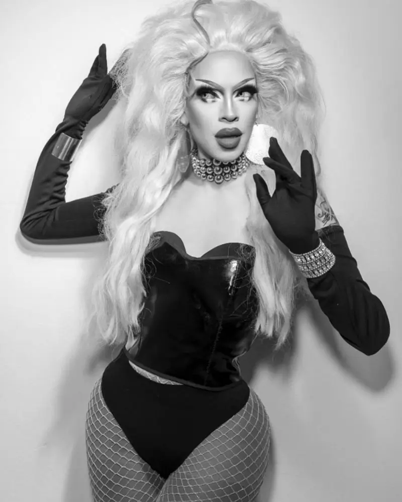 Lesley Wolf Juan Tarquino