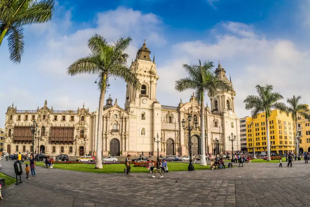 Lima: recorrido por una ciudad inolvidable Catedral lima