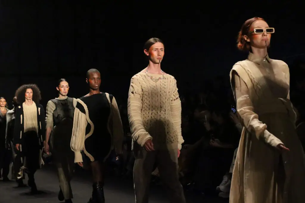 Artesanías en pasarela: así fue el desfile de manuela álvarez en bogotá fashion week Manuela alvarez
