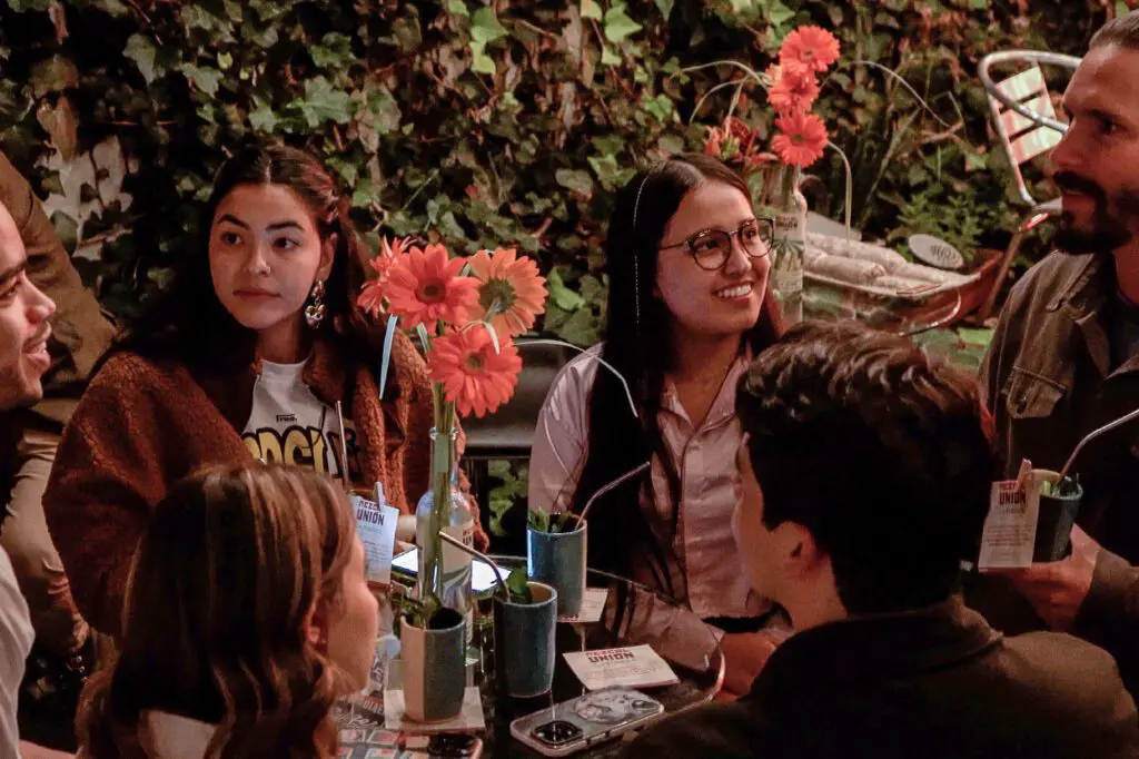Una noche en chapinero tomando mezcal: la bebida que ‘nació de un rayo’ Una noche en chapinero tomando mezcal: la bebida que ‘nació de un rayo’