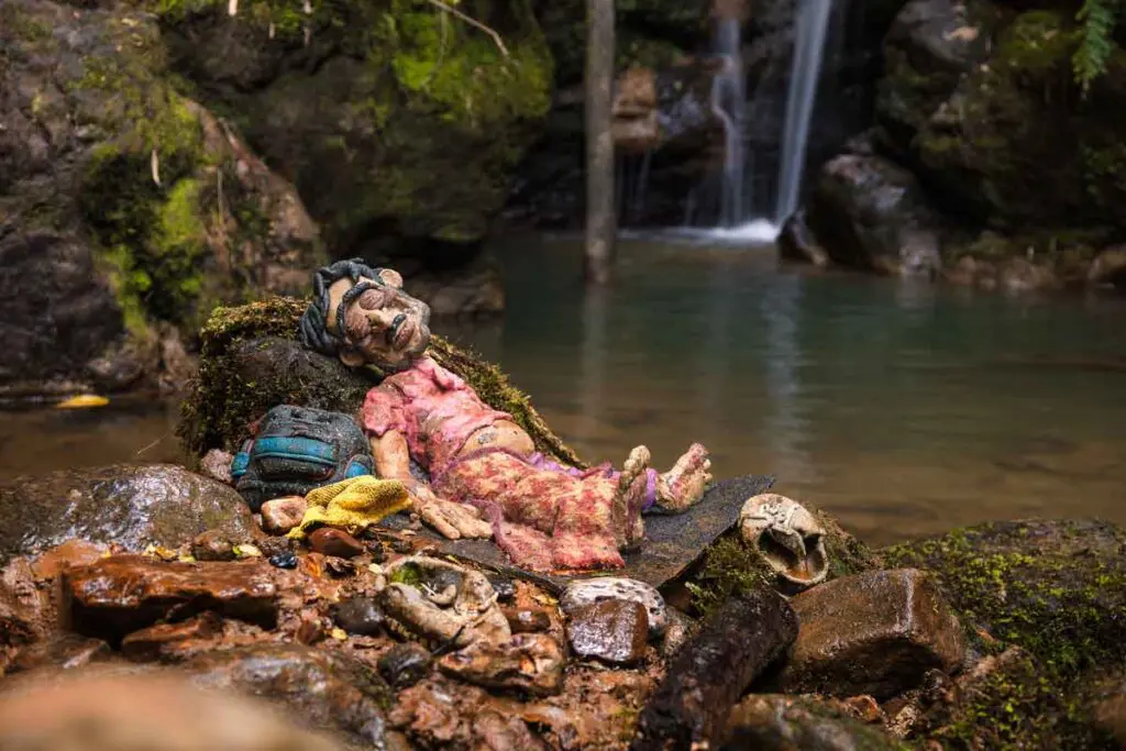 Las historias de migración que el artista Édgar Álvarez plasma en plastilina Las historias de migración que el artista Édgar Álvarez plasma en plastilina