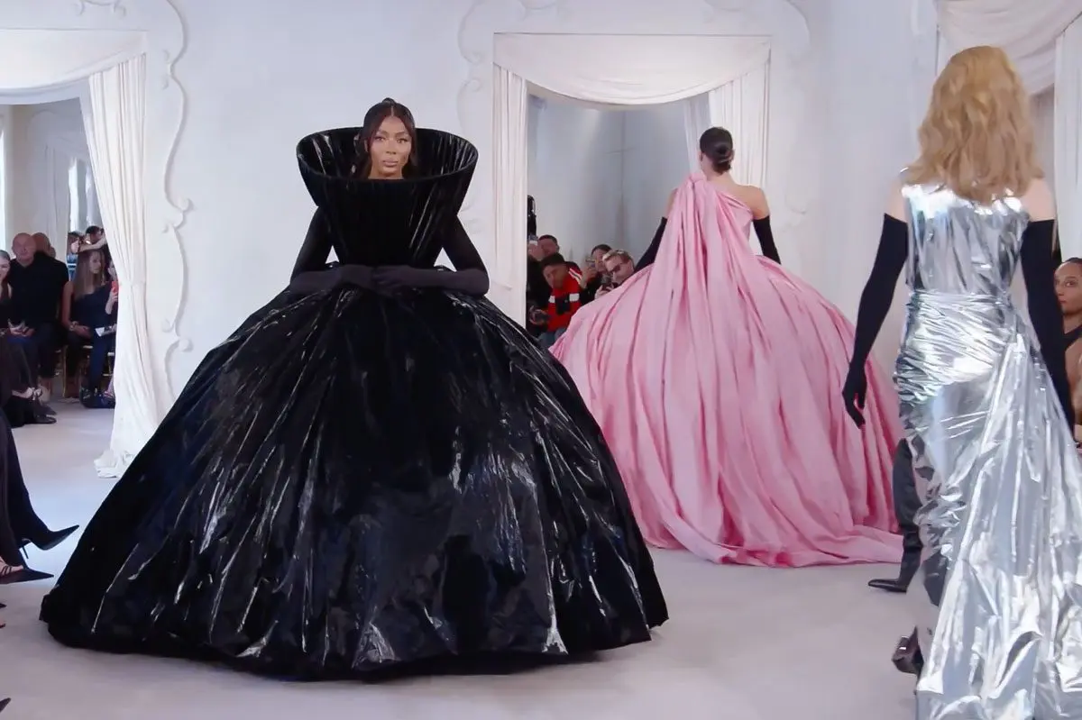 Inti wang, la vikinga colombiana y su historia no binaria que inspira a balenciaga Naomi campbell inti wang