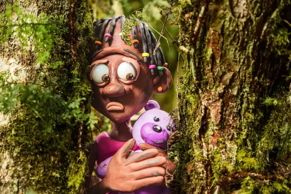 Las historias de migración que el artista Édgar Álvarez plasma en plastilina Las historias de migración que el artista Édgar Álvarez plasma en plastilina