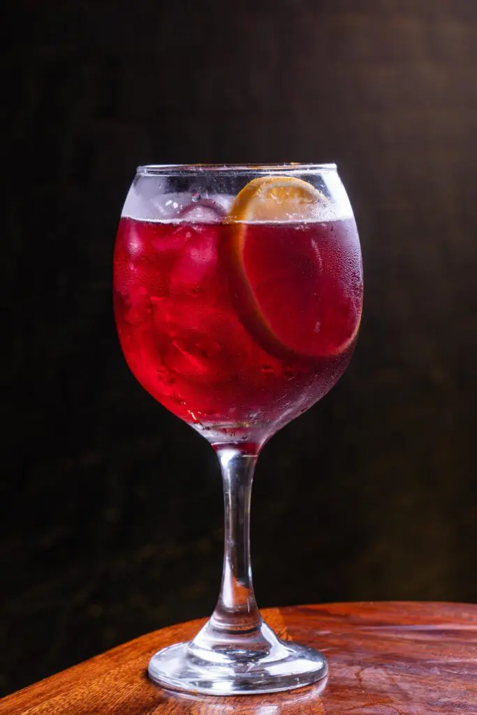 Cuatro maridajes refrescantes con sangría y tinto de verano Oliveto restaurante