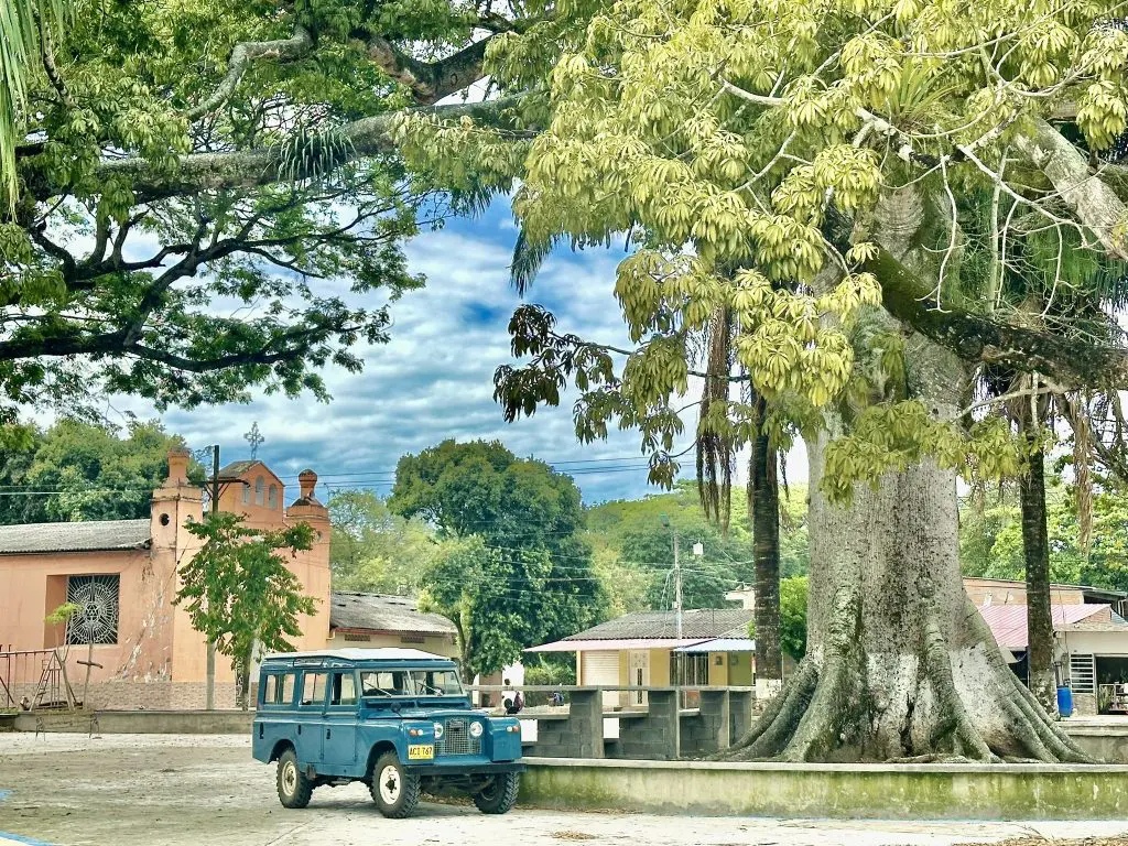 Esta es la historia de Diego Rosselli: el hombre que visitó todos los municipios de Colombia El Tinieblo en Patia, Cauca. Foto cortesía de Diego Roselli.
