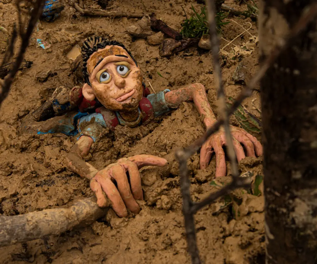 Las historias de migración que el artista Édgar Álvarez plasma en plastilina Las historias de migración que el artista Édgar Álvarez plasma en plastilina