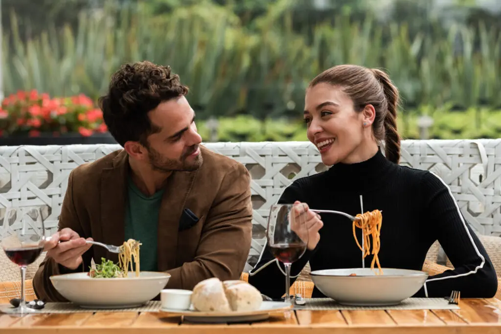 Disfrute de un brunch italiano y una noche de cocteles en bogotá Cocteles hotel w