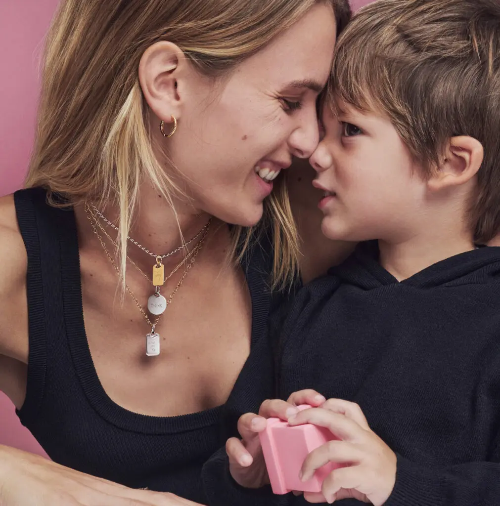 Pandora celebra el poder del amor maternal con una colección inspirada en el infinito