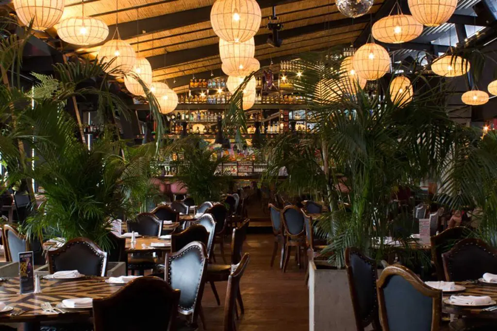 Cuatro restaurantes en bogotá con música en vivo El techo restaurante