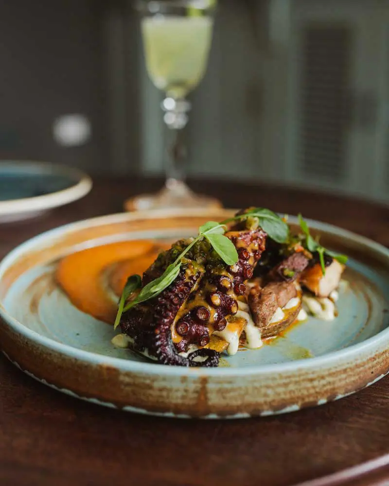 Cuatro restaurantes en bogotá con música en vivo Sazerak restaurante