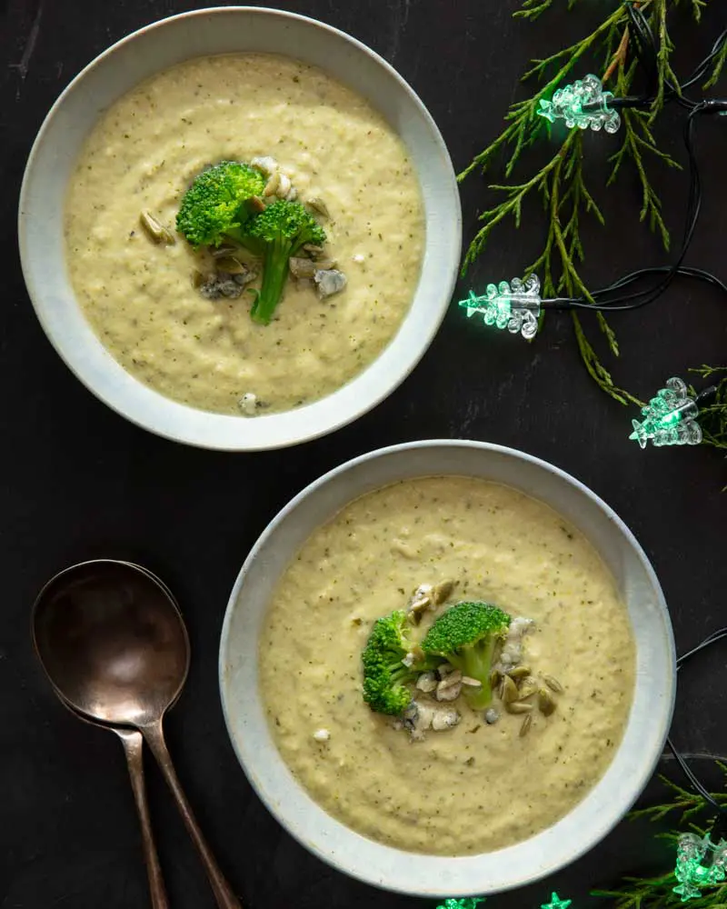 Sopa de brócoli con queso azul