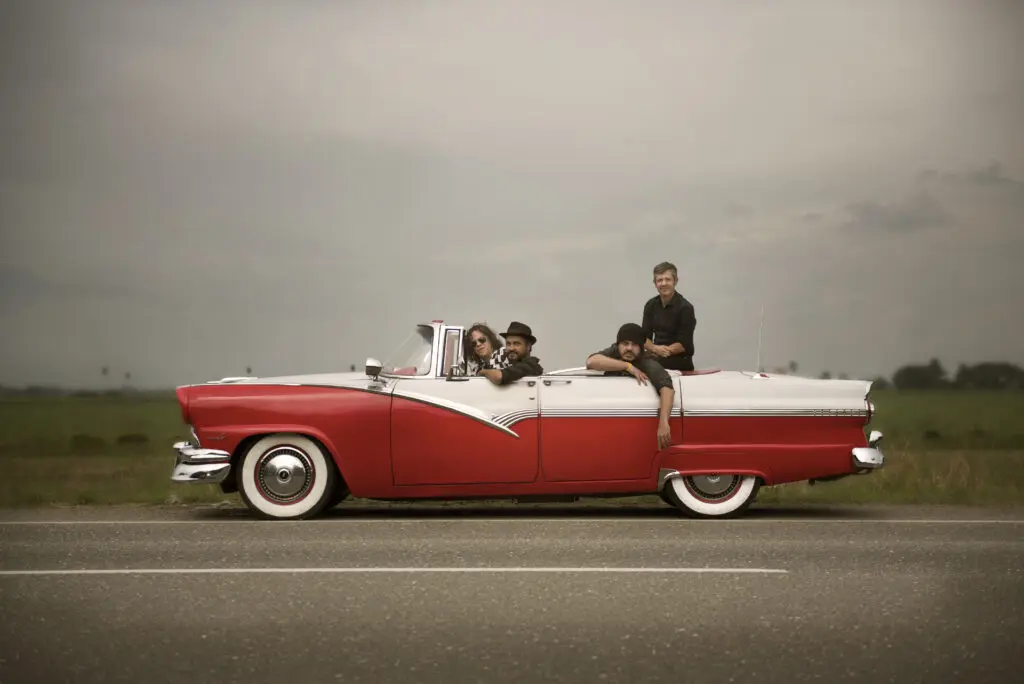 Superlitio y la construcción de un álbum con amigos, sin importar los números