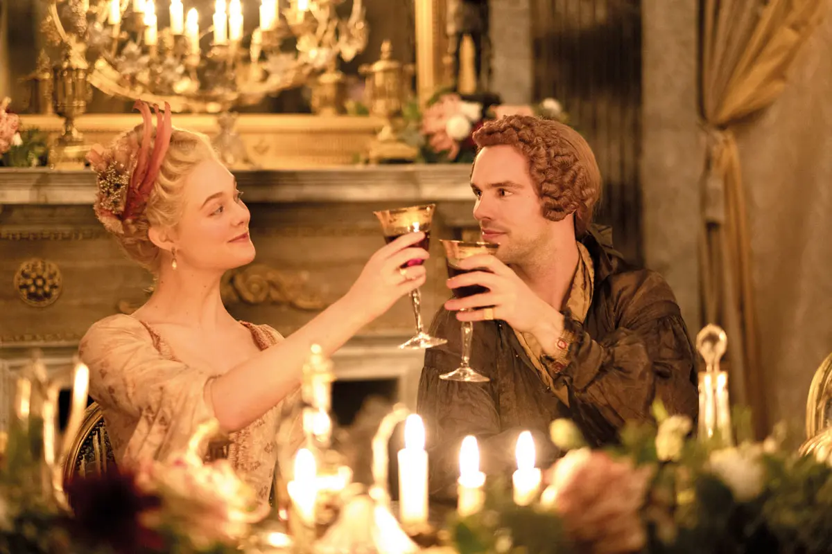 Elle fanning es catalina la grande en the great, entrevista exclusiva