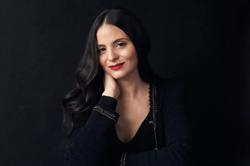 Vanessa rosales comparte los cinco libros indispensables de su biblioteca En diciembre llegaban las brisas de marvel moreno