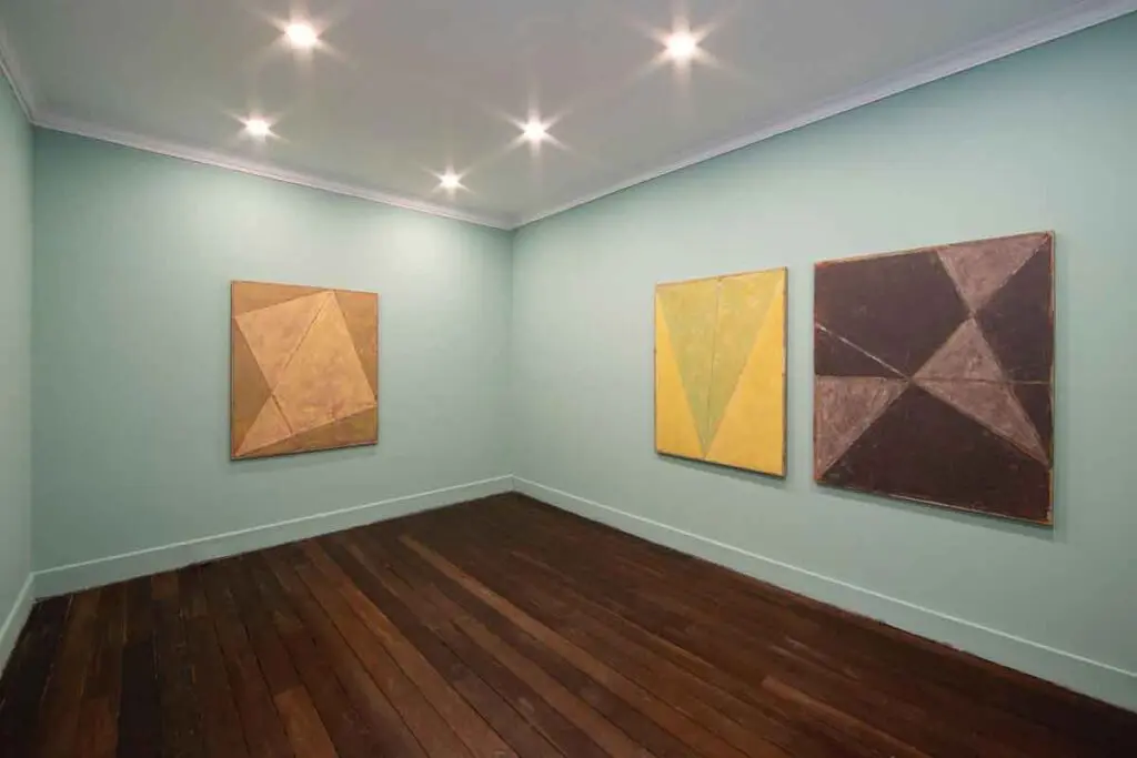 Agéndese para una charla con el artista luis roldán sobre la abstracción en su exposición 'perfiladuras'