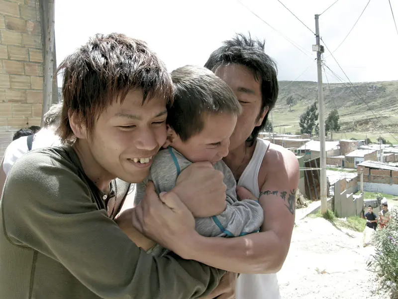 Yokoi Kenji: "Mis amigos no se hubieran suicidado si yo los hubiera llevado a Colombia" Yokoi Kenji: "Mis amigos no se hubieran suicidado si yo los hubiera llevado a Colombia"