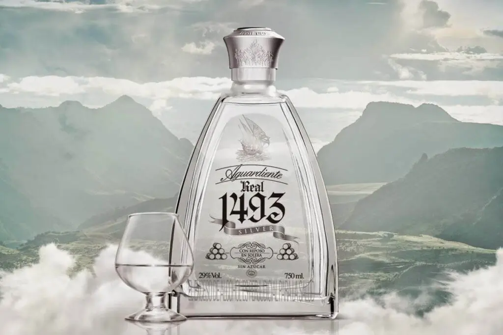 Mil Demonios y tres aguardientes premium 100 % colombianos