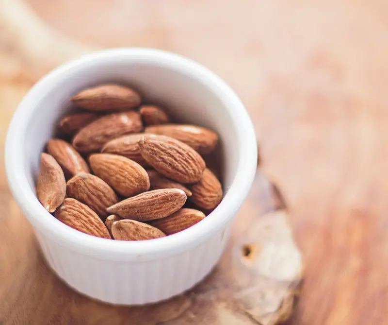 Snacks saludables que puede llevar al trabajo Snacks saludables que puede llevar al trabajo