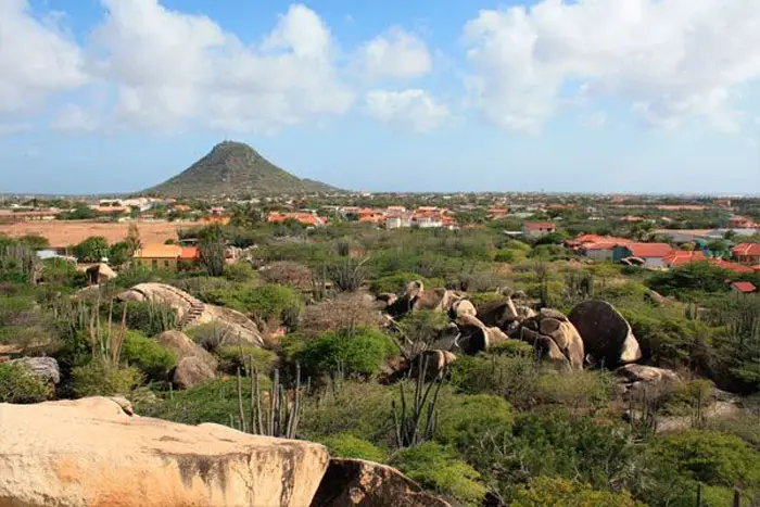 Disfrute unas vacaciones increíbles en aruba, el destino del mes en latam airlines