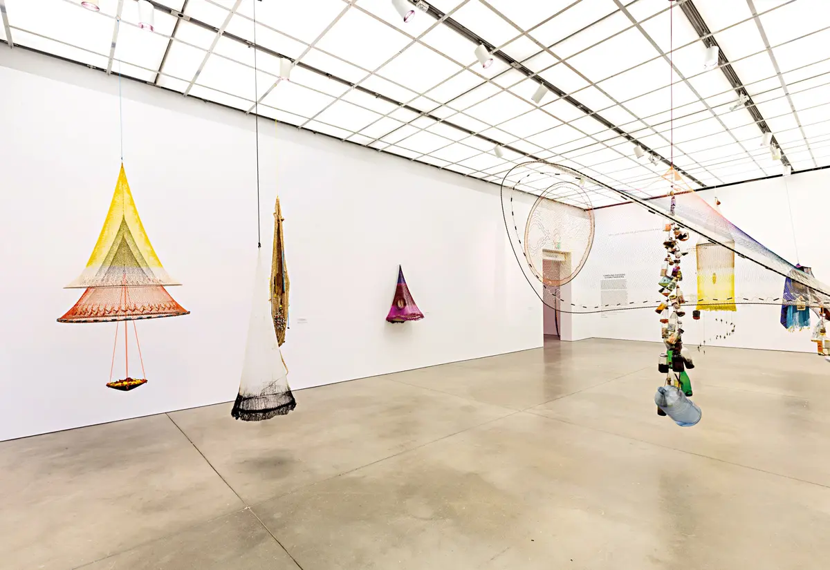 Carolina Caycedo: las atarrayas en las que cabe el universo