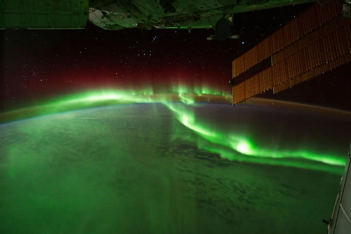Aurora boreal en el espacio