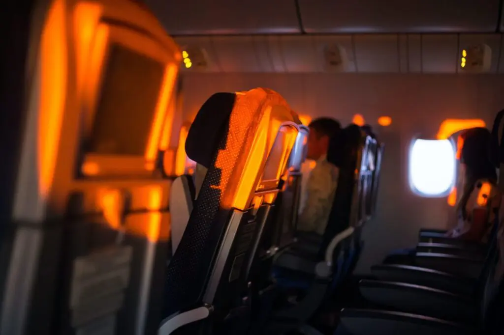 Tips para viajar tranquilo: aprenda cómo dormir bien en un avión según un experto Tips para viajar tranquilo: aprenda cómo dormir bien en un avión según un experto